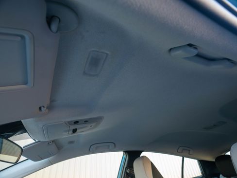 Used 2019 Toyota Prius image 38