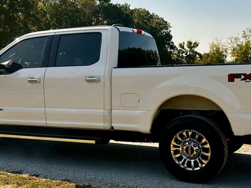 Used 2022 Ford F250 4x4 Crew Cab Super Duty image 10