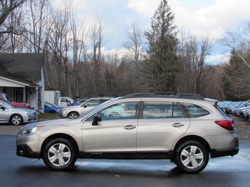 Used 2016 Subaru Outback 2.5i Premium image 5