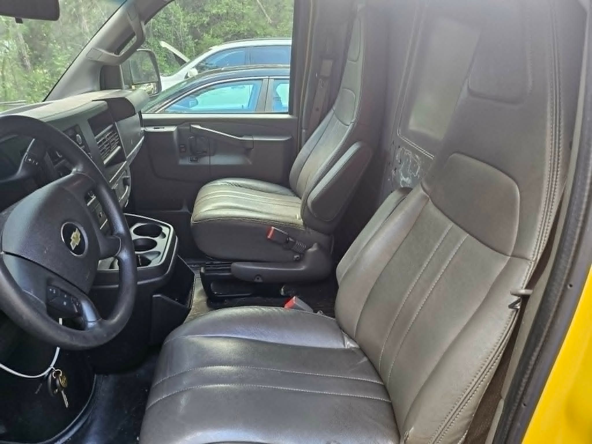 Used 2020 Chevrolet Express 2500 UNAVAIL RWD image 9