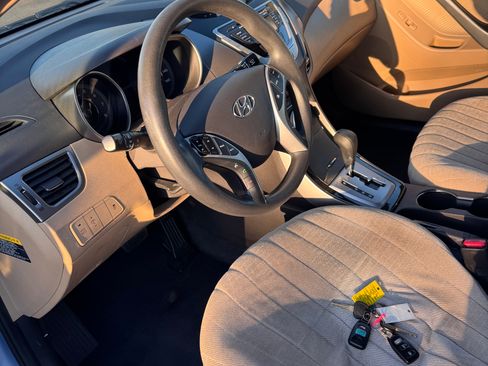 Used 2012 Hyundai Elantra image 20