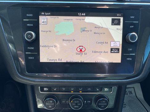 Used 2018 Volkswagen Tiguan SEL image 18