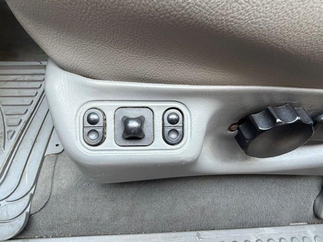 Used 2003 Ford F250 4x4 Crew Cab Lariat w/ FX4 Pkg image 19