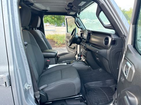 Used 2019 Jeep Wrangler 4WD Unlimited Sport image 7