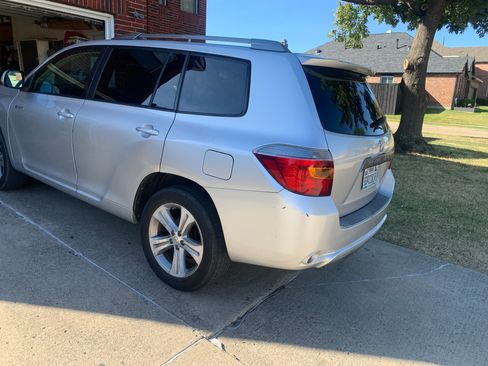 Used 2010 Toyota Highlander Sport image 4
