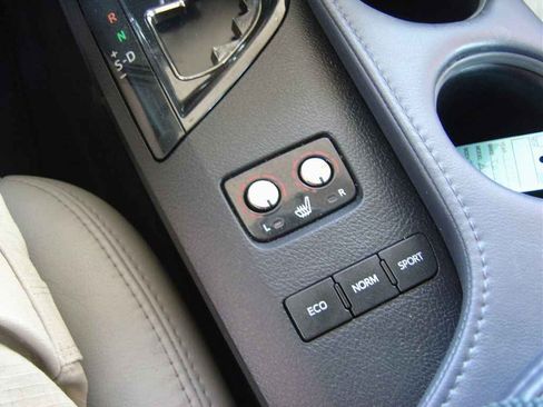 Used 2015 Toyota Avalon XLE image 8