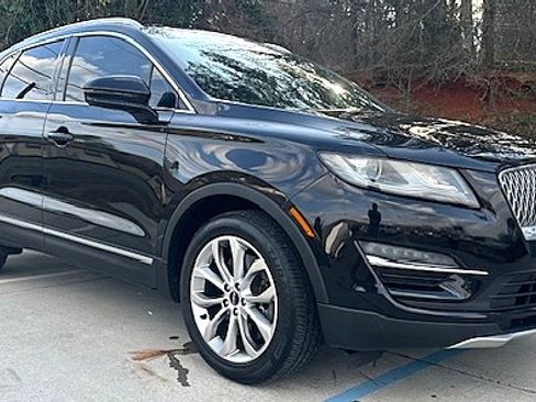 Used 2019 Lincoln MKC Select image 12