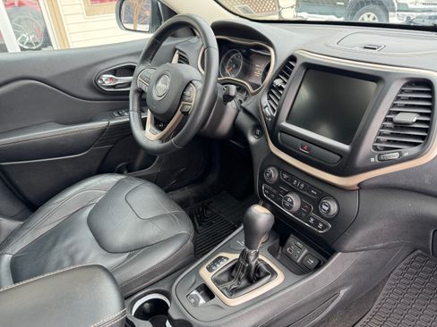 Used 2015 Jeep Cherokee Limited image 15