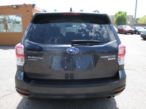 Used 2017 Subaru Forester 2.5i Limited AWD/4WD image 10