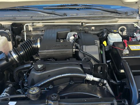 Used 2004 Chevrolet Colorado Z71 image 35