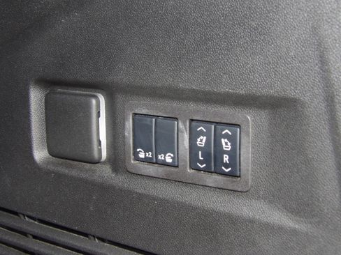 Used 2024 Chevrolet Tahoe Premier image 25