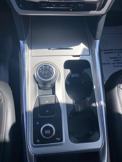 Used 2024 Ford Explorer 4WD XLT image 12