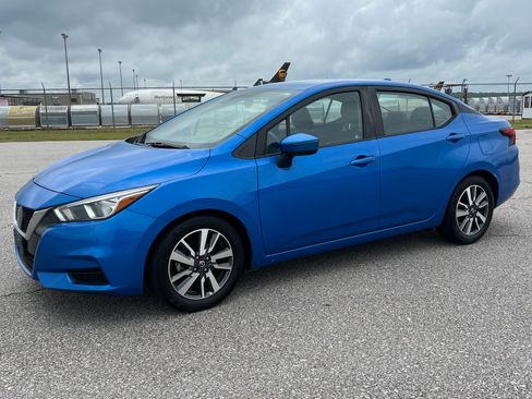 Used 2020 Nissan Versa SV FWD image 12