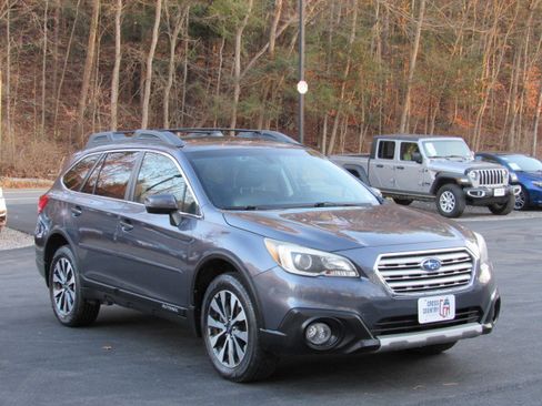 Used 2017 Subaru Outback 2.5i Limited image 15