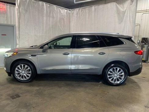 Used 2018 Buick Enclave AWD Premium image 4