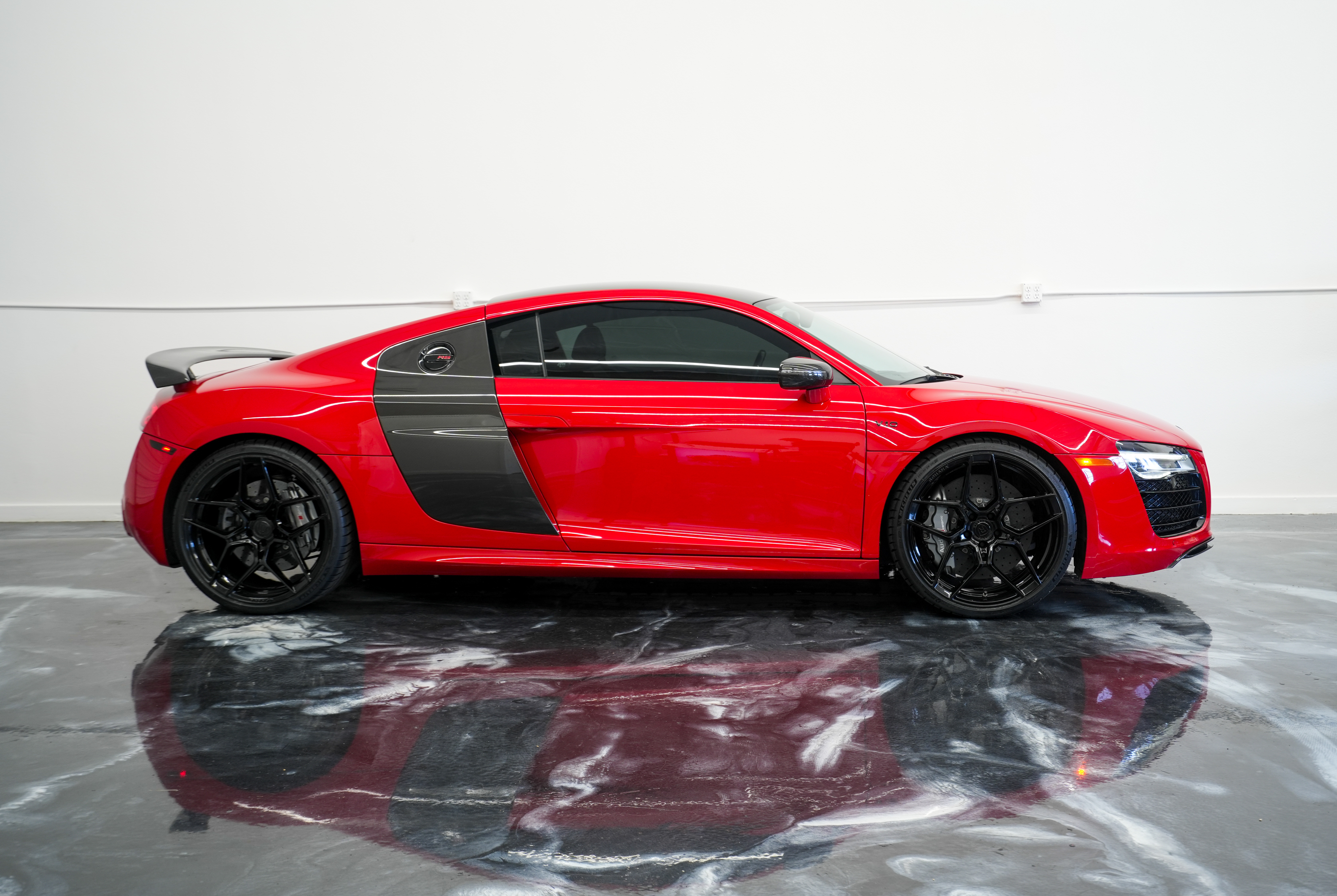 Used 2014 Audi R8 V10 plus Coupe AWD/4WD image 4