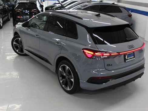 Used 2024 Audi Q4 e-tron quattro Premium Plus AWD/4WD image 15