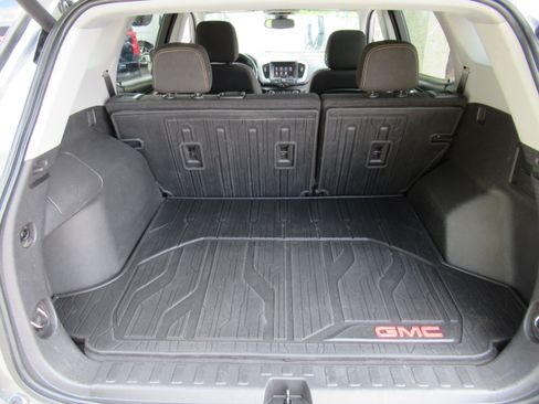 Used 2021 GMC Terrain AWD SLE image 23