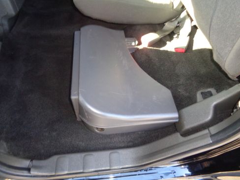 Used 2011 Nissan Frontier PRO-4X image 25