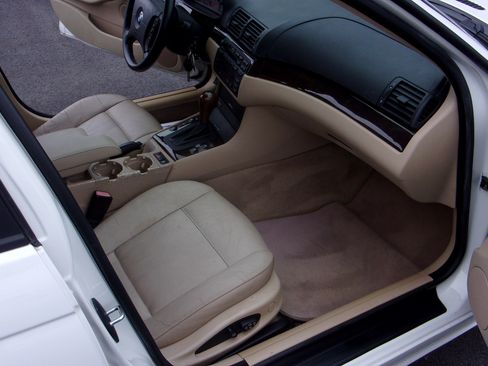 Used 2000 BMW 323i image 30