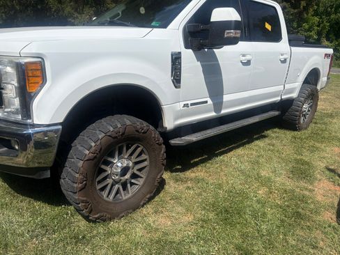 Used 2017 Ford F250 4x4 Crew Cab Super Duty image 6