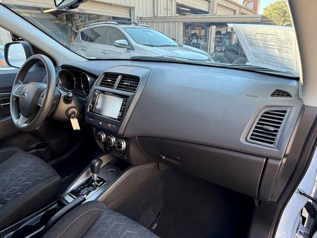 Used 2022 Mitsubishi Outlander Sport SE FWD image 11