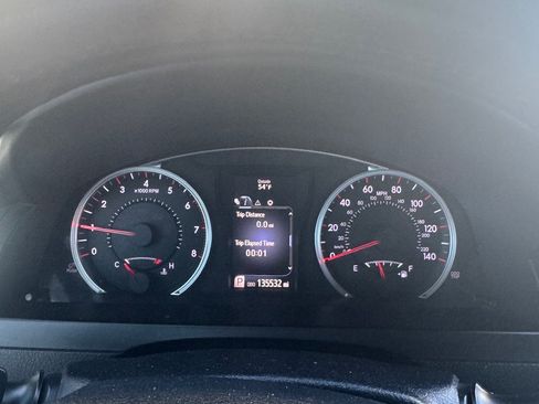 Used 2017 Toyota Camry image 10