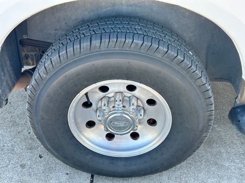 Used 2000 Ford Excursion XLT image 24