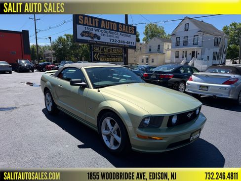 Used 2006 Ford Mustang GT Premium Convertible RWD image 1