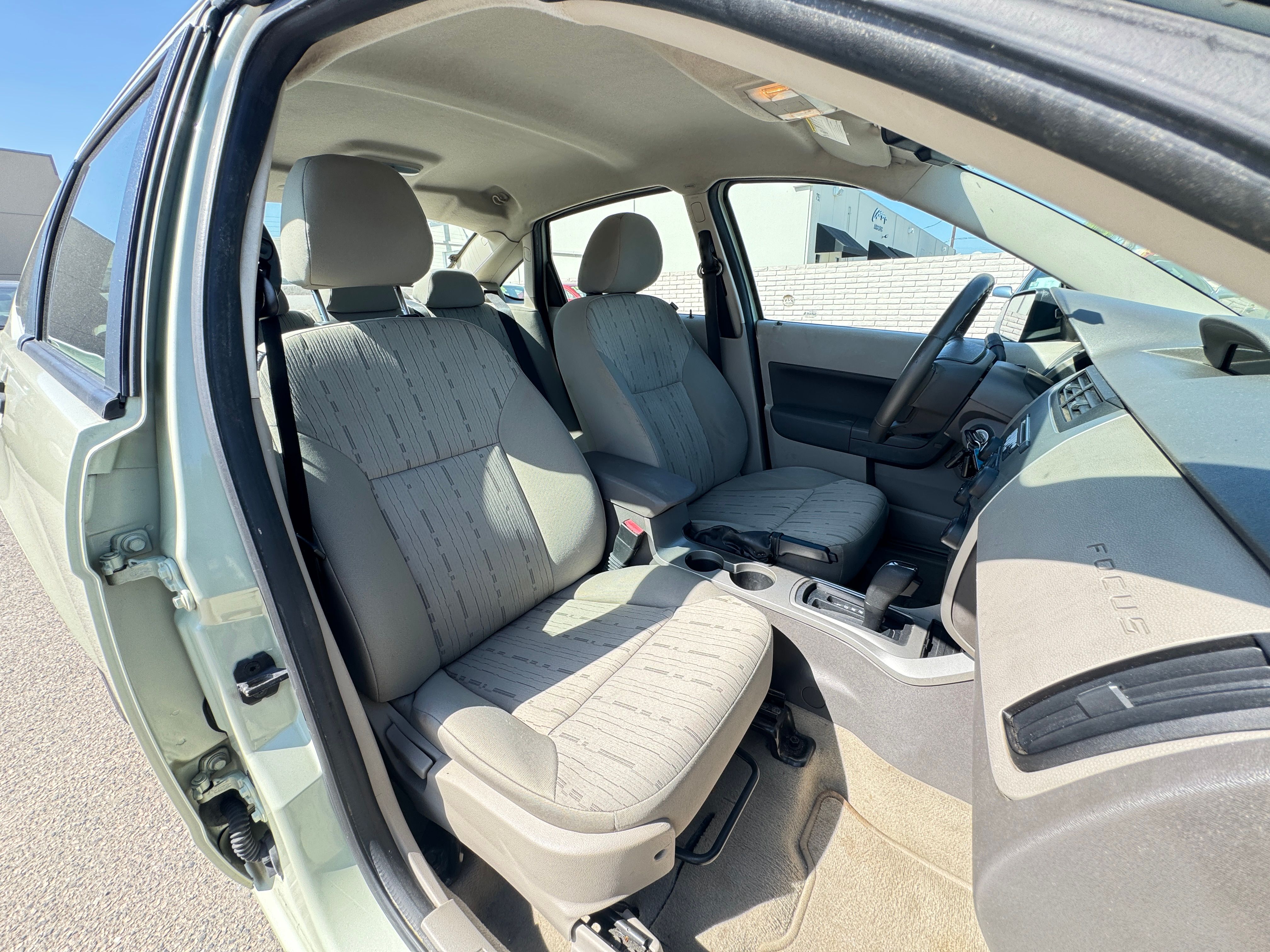 Used 2010 Ford Focus SE Sedan FWD image 17