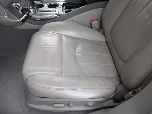 Used 2014 Buick Enclave FWD Premium image 6