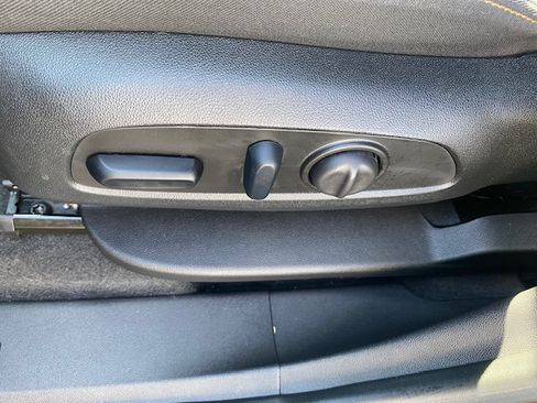 Used 2023 Chevrolet Equinox LT image 26