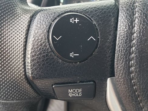 Used 2017 Toyota Corolla LE image 18