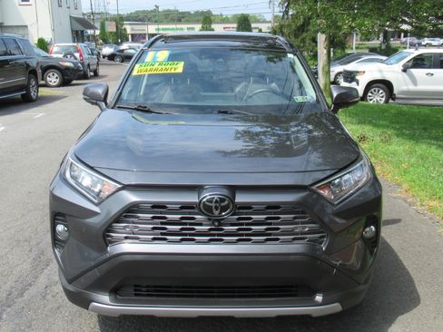 Used 2019 Toyota RAV4 Limited image 3
