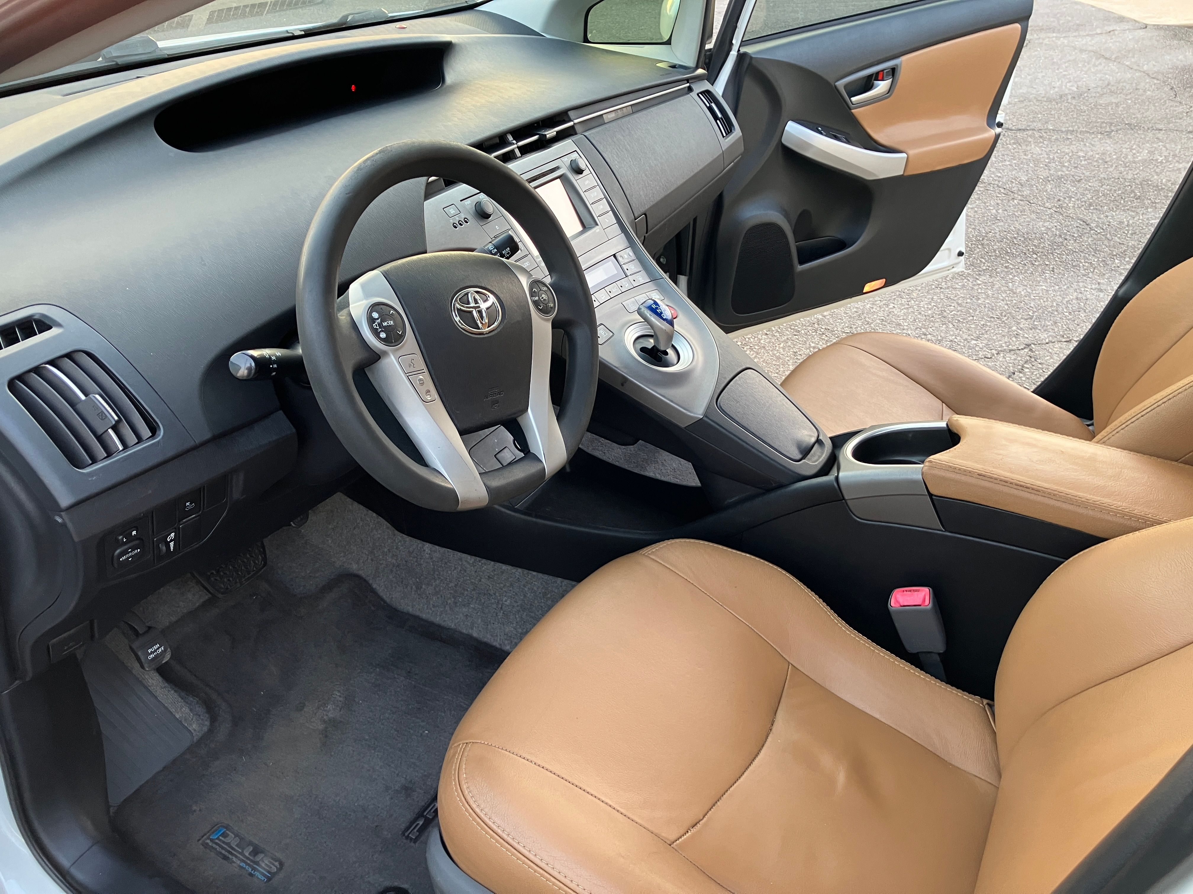 Used 2012 Toyota Prius Three Touring Hatchback 4D FWD image 10