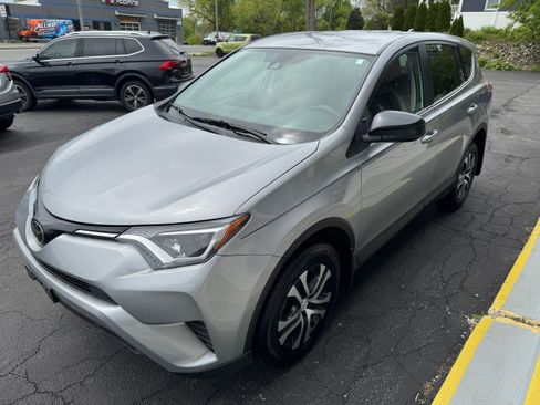 Used 2018 Toyota RAV4 AWD LE image 3