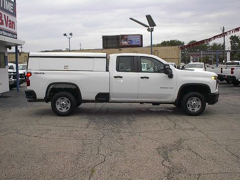 Used 2022 Chevrolet Silverado 2500 W/T AWD/4WD image 3