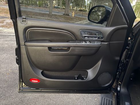 Used 2014 Cadillac Escalade ESV Platinum image 75