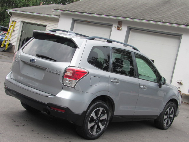 Used 2018 Subaru Forester 2.5i Premium AWD/4WD image 8