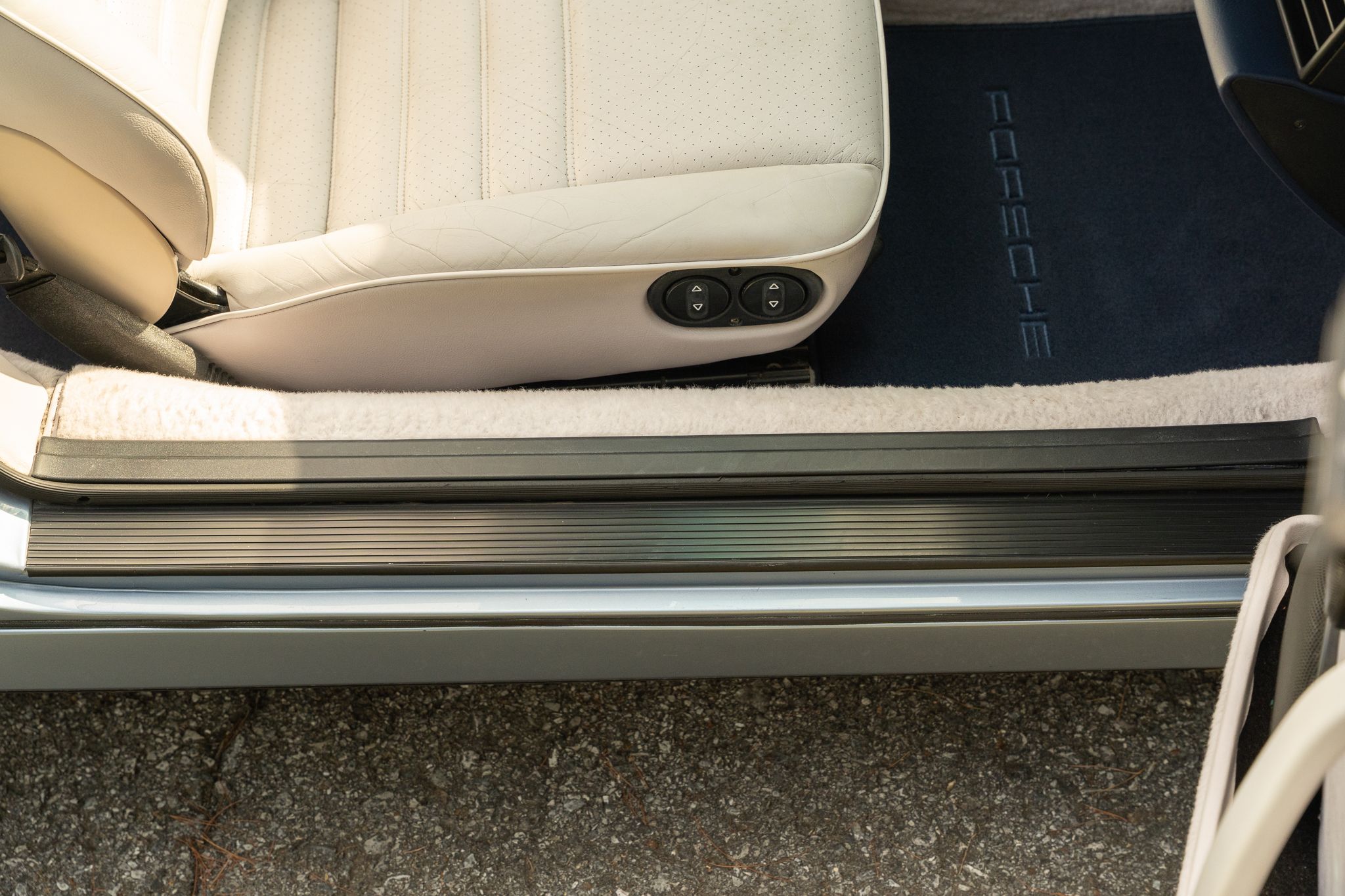 Used 1992 Porsche 911 Cabriolet image 54