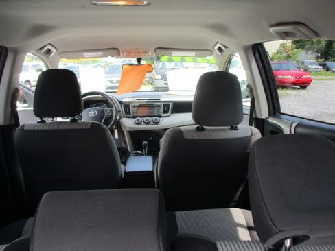 Used 2014 Toyota RAV4 AWD LE image 60
