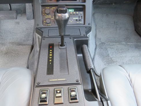Used 1990 Chevrolet Camaro IROC-Z image 20