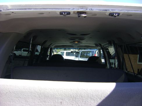 Used 2003 Ford E-350 and Econoline 350 Club Wagon image 14