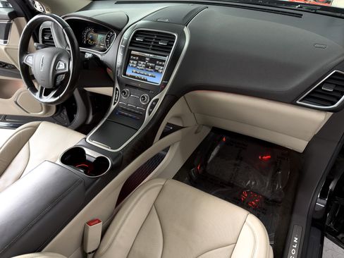 Used 2016 Lincoln MKX Reserve image 18