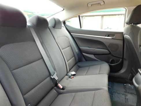 Used 2019 Hyundai Elantra SE image 22