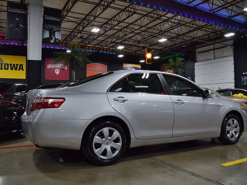 Used 2009 Toyota Camry LE image 14
