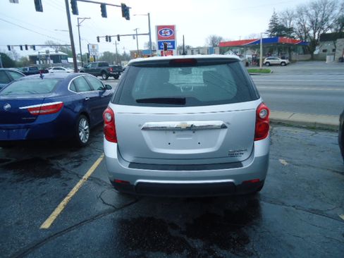 Used 2013 Chevrolet Equinox LS image 2