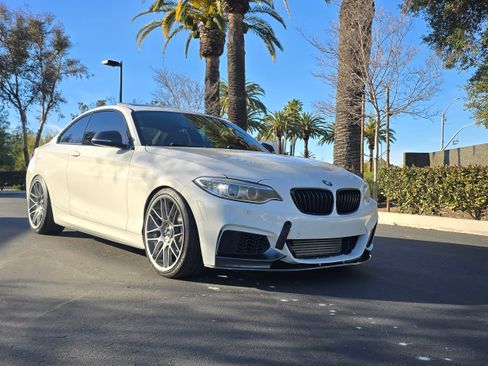 Used 2016 BMW M235i image 1