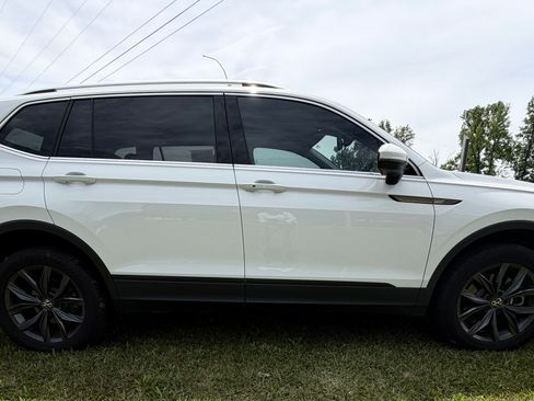 Used 2022 Volkswagen Tiguan 4Motion SE AWD/4WD image 2
