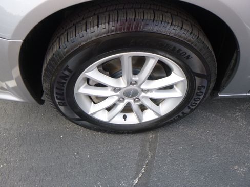 Used 2015 Dodge Grand Caravan SXT image 9